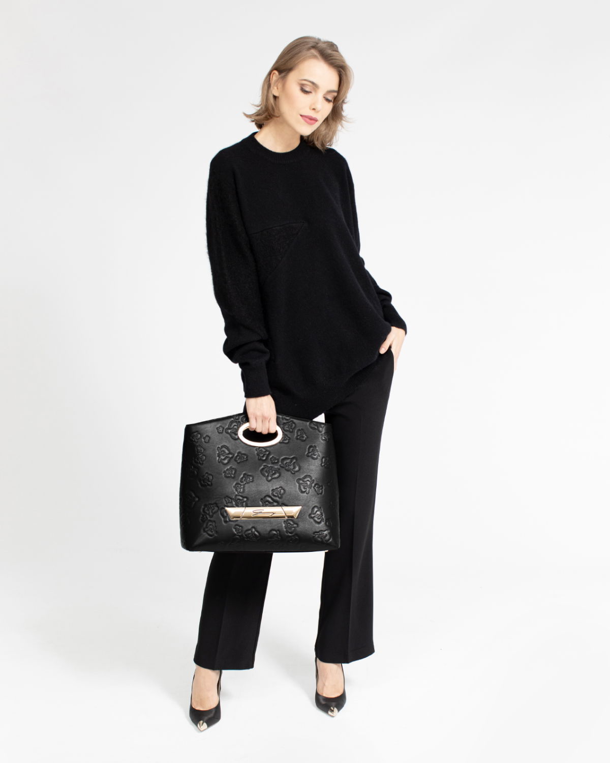Black oversize roundneck sweater | Sale, -40% | Genny