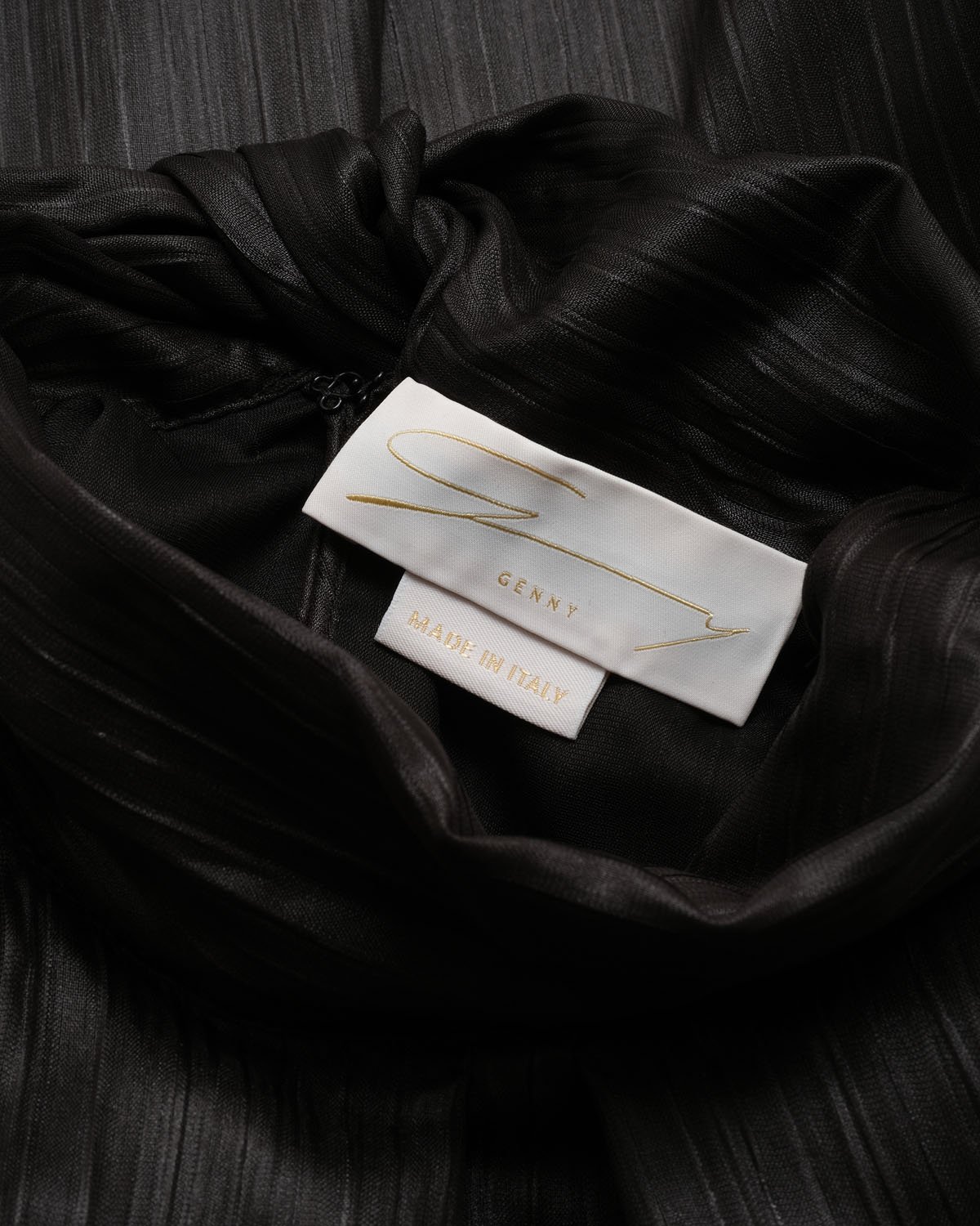 Top nero con maniche corte a palloncino | Party Collection | Genny