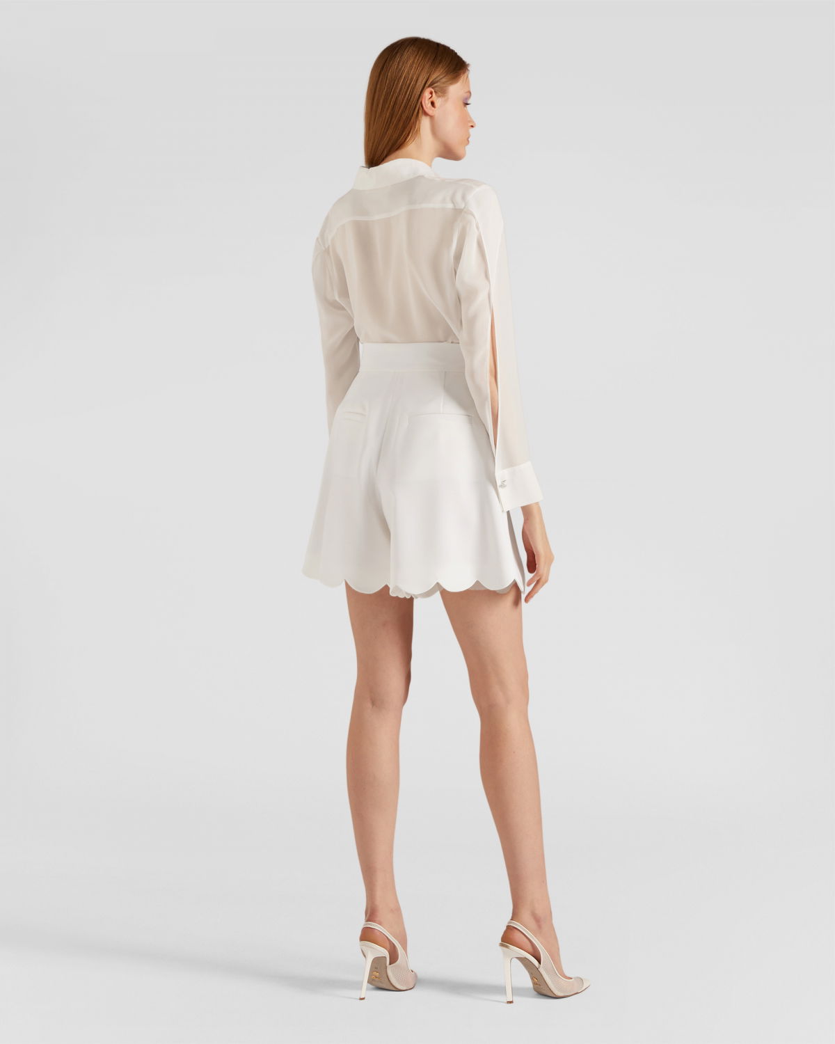 White shorts with scalloped bottom | hide_category | Genny