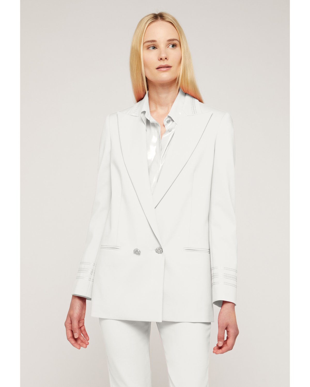 Long white blazer | Spring Summer 2023 Collection, 73_74, Cruise 2023 Collection, Warm weather wear, Ready to Wear, Spring days, Spring suits, Mid season sale -40%, Summer Sale | Genny