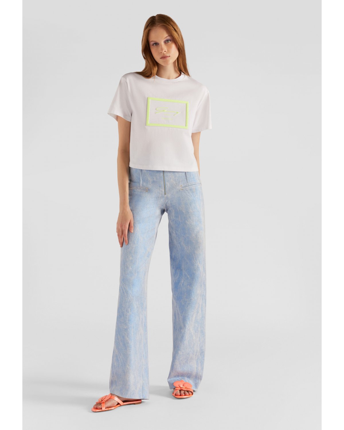 Cropped t-shirt with a logo print | Spring Summer 2023 Collection Show, Ready to Wear, Spring Summer 2023 Collection | Genny