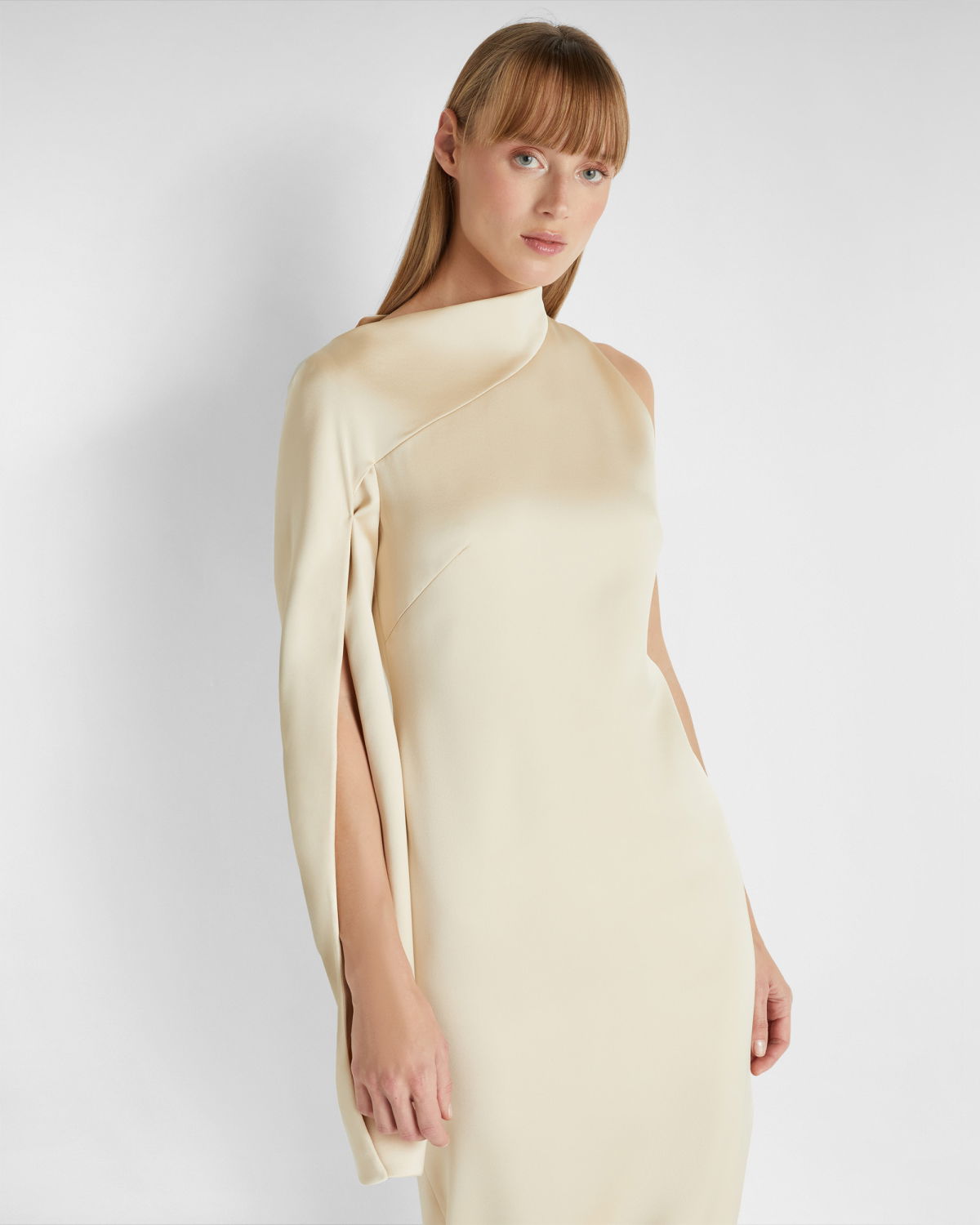 Long dress with petal sleeves | -40%, Sale | Genny