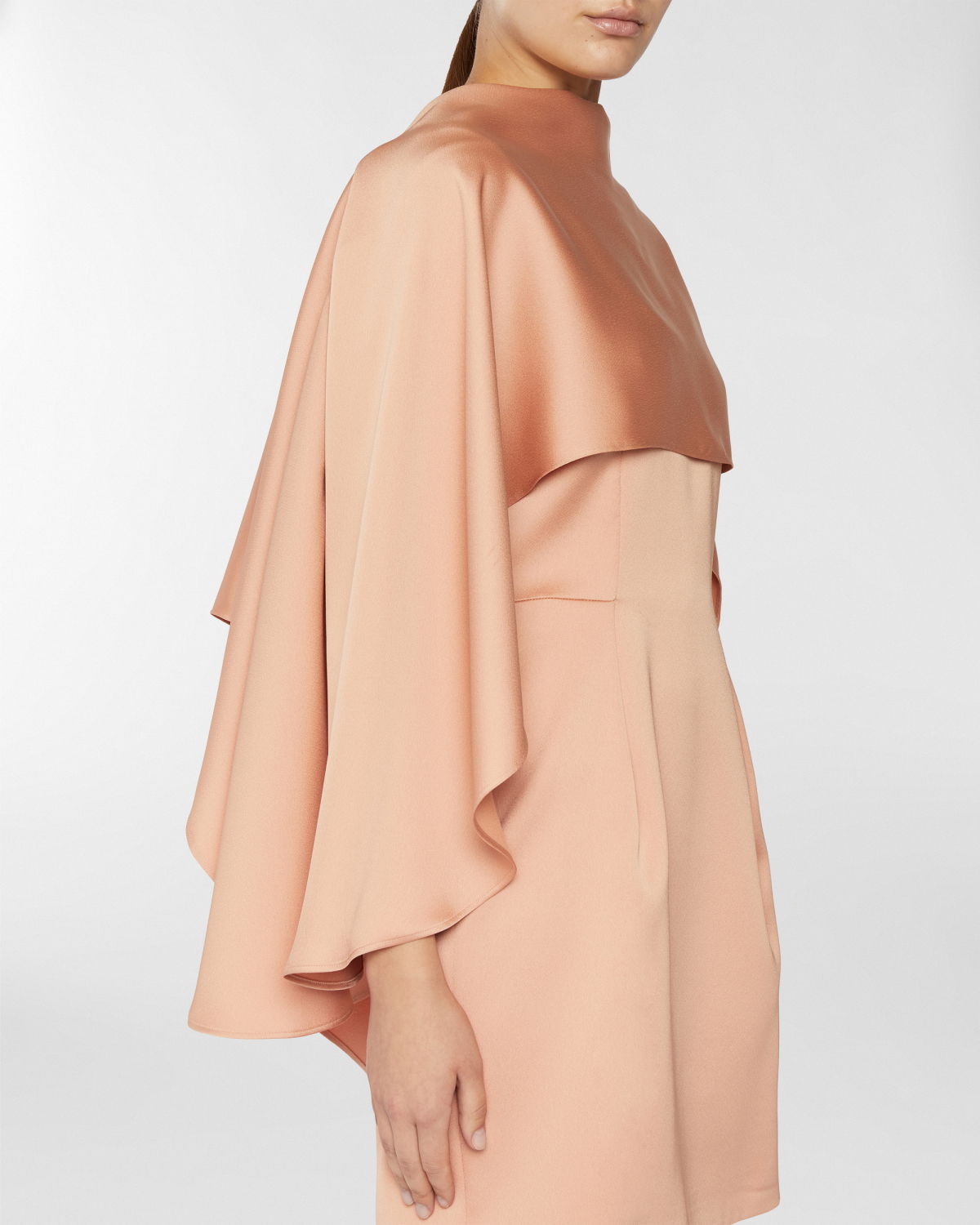 Mantella fluida in raso | Capispalla, Accessori, In evidenza, Ceremony Outfit | Genny