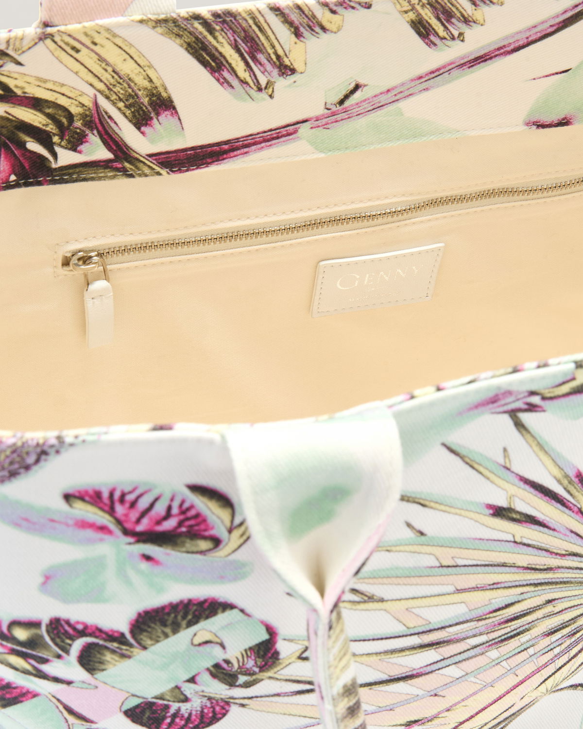 Tote bag with flower jungle print | Spring Summer 2025 | Genny