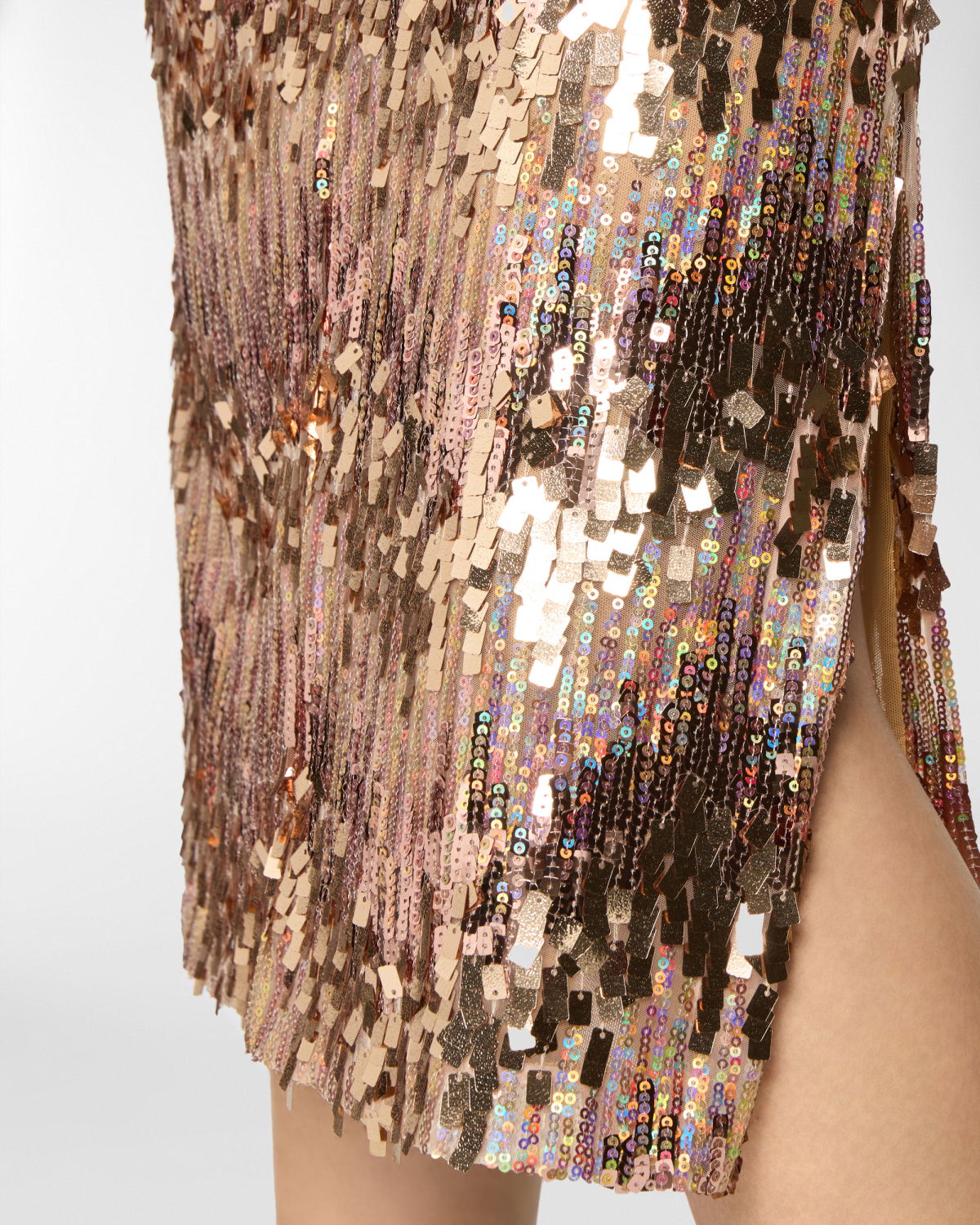 Sequin pencil skirt | Pre Fall Collection 2025-26 | Genny
