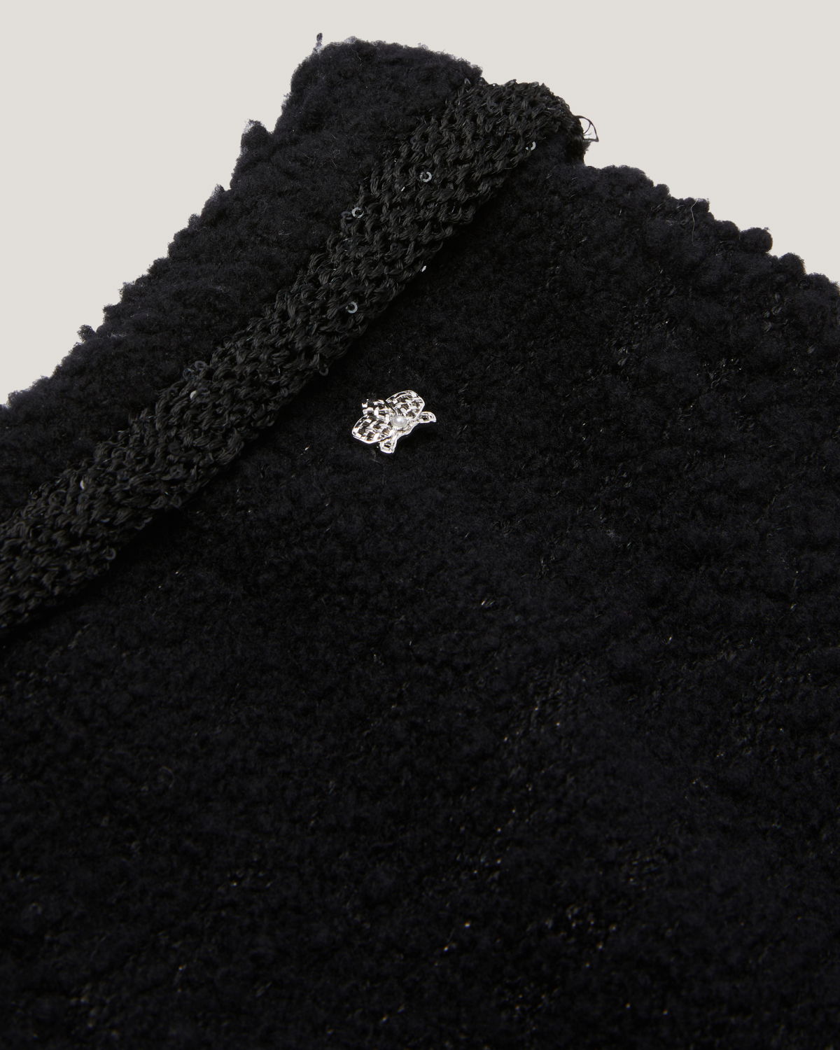 Wool shorts with sequins | Pre Fall Collection 2025-26 | Genny
