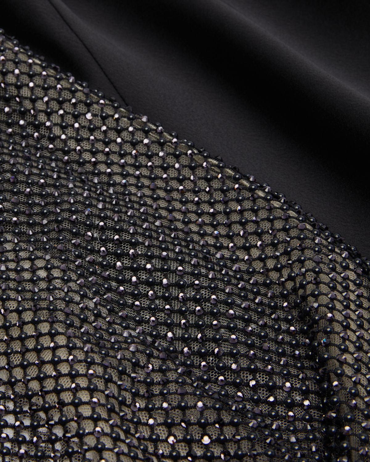 Short dress with embroidered mesh sleeves | Pre Fall Collection 2025-26 | Genny