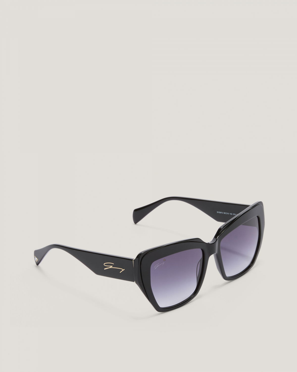 Black sunglasses | Sunglasses, Fashion gifts for her, Ricercabili, Highlights, Fall Winter 2025, Accessories | Genny