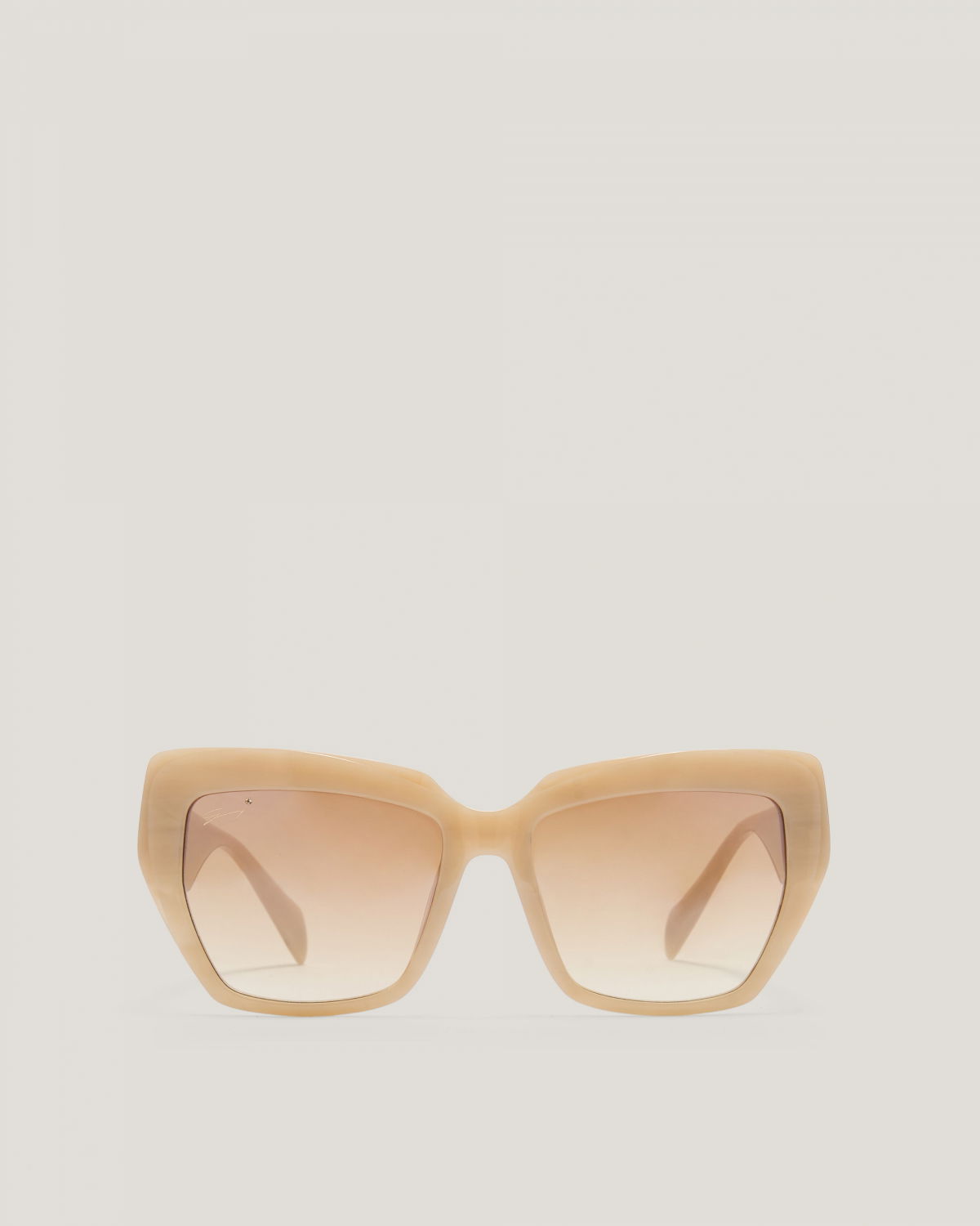 Beige sunglasses | Sunglasses, Fashion gifts for her, Ricercabili, Highlights, Fall Winter 2025, Accessories | Genny