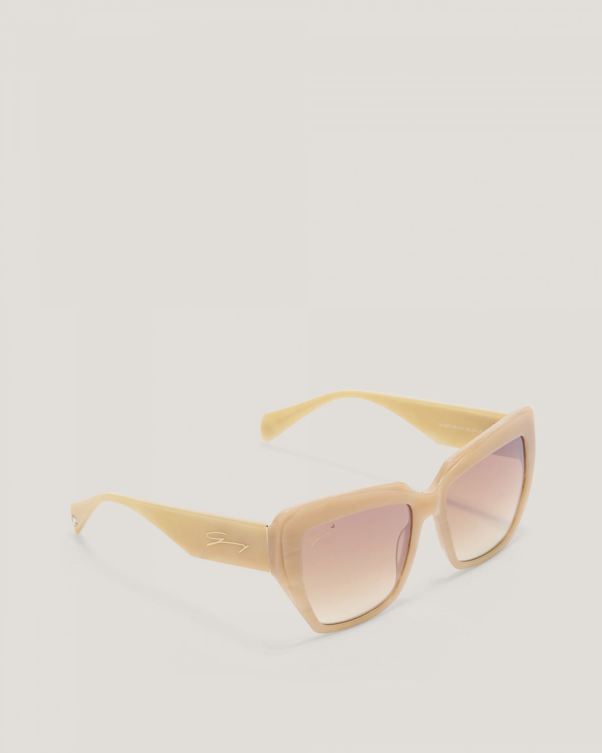 Beige sunglasses | Sunglasses, Fashion gifts for her, Ricercabili, Highlights, Fall Winter 2025, Accessories | Genny