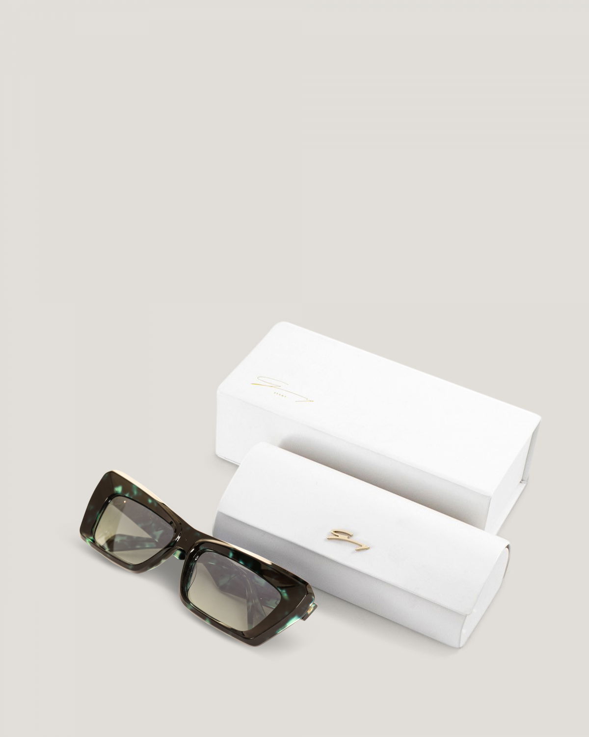 Geometrical tortoiseshell sunglasses | Sunglasses, Ricercabili, Accessories | Genny