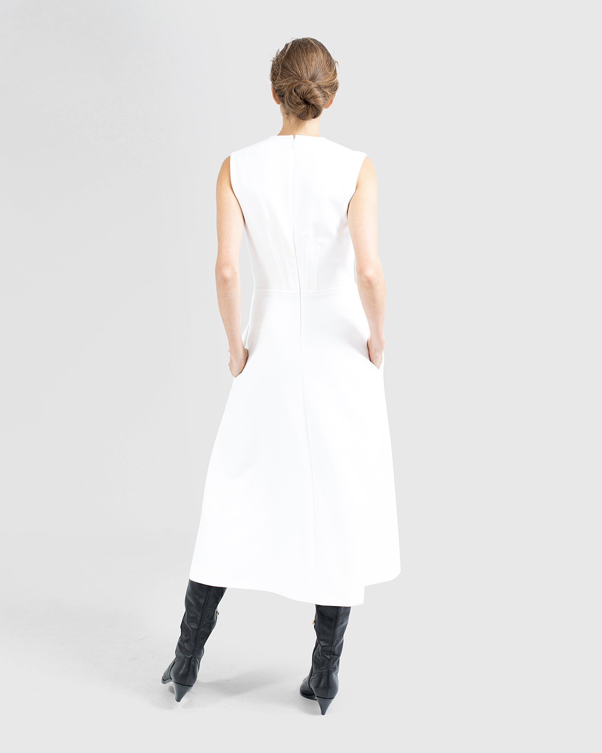 White sleeveless dress | | Genny