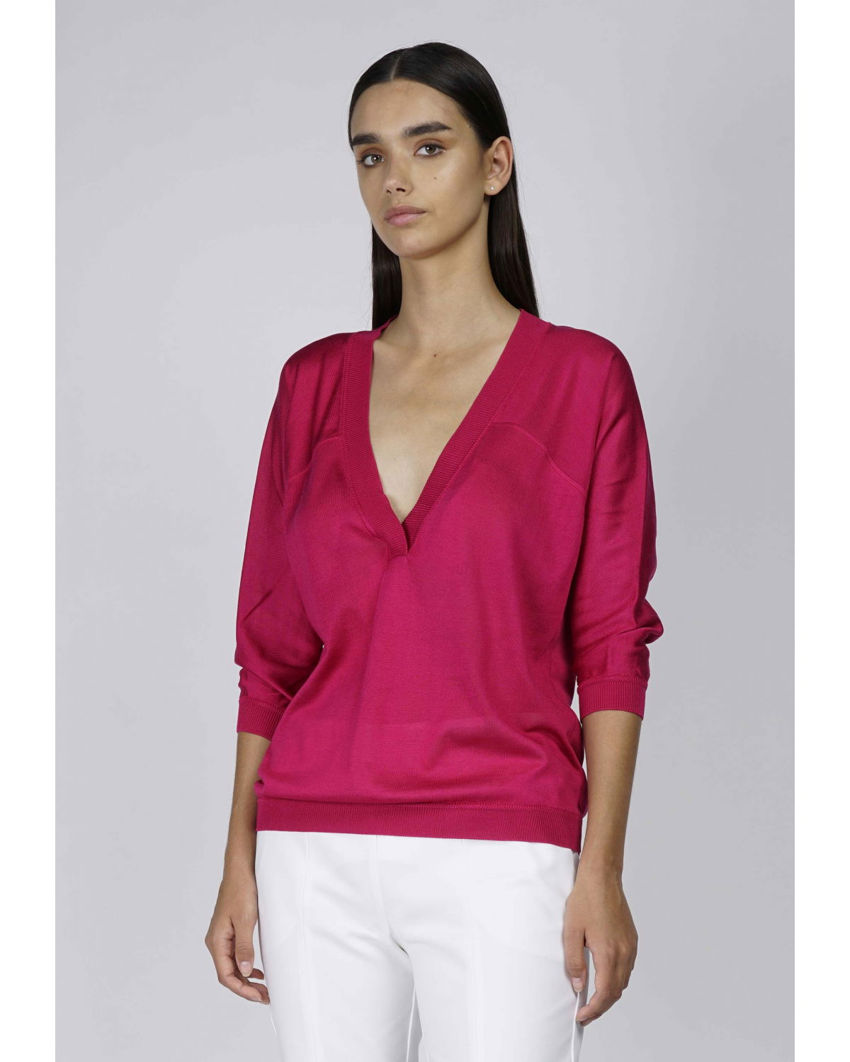 Fuchsia raglan sleeved V-neck shirt | | Genny