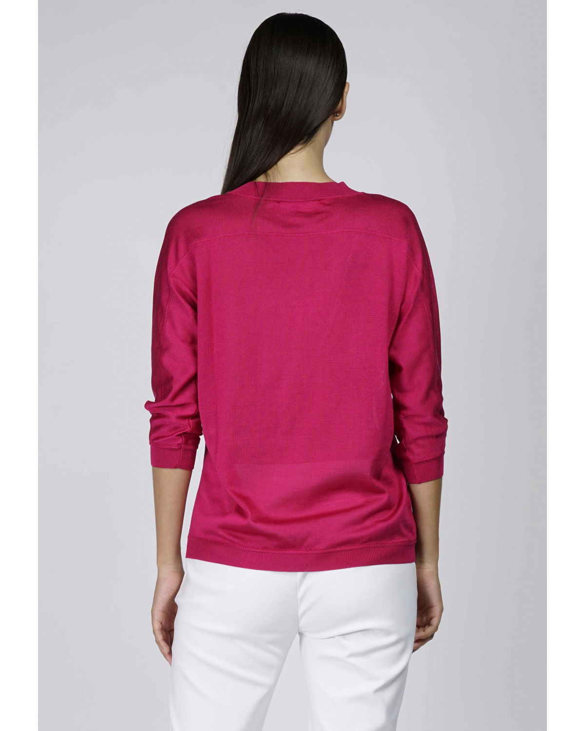 Fuchsia raglan sleeved V-neck shirt | | Genny