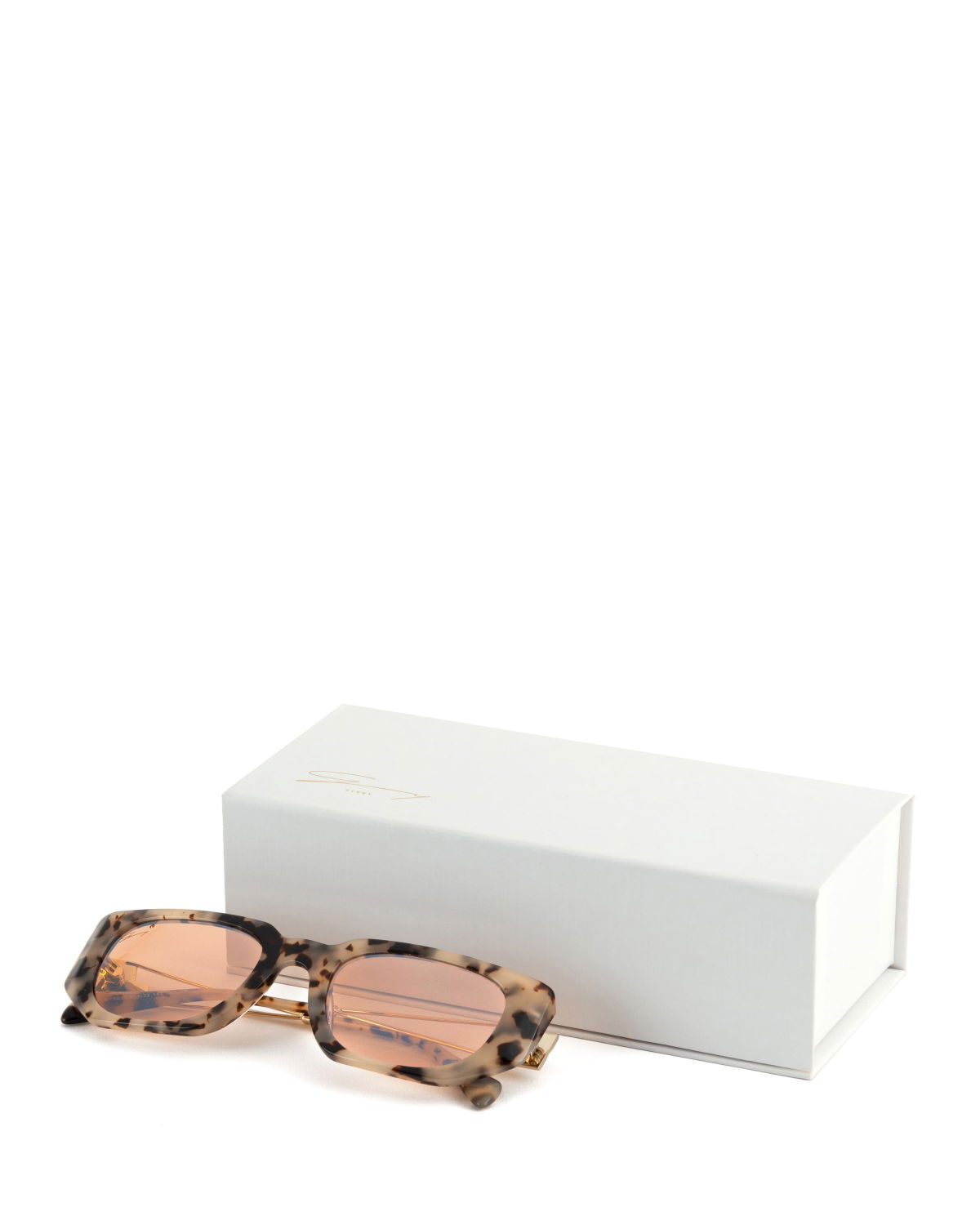 Acetate square sunglasses | Sunglasses, Ricercabili, Accessories | Genny