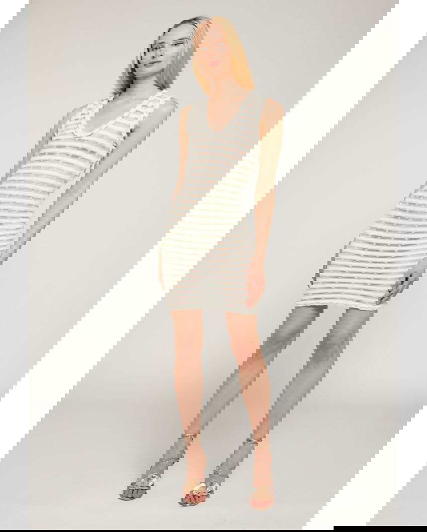 Iconic dress with twisted detail